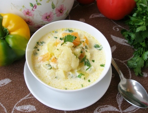 Суп с цветной капустой и кабачком