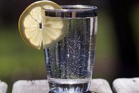 Простая вода лечит множество заболеваний! Попробуйте и вы оздоровиться! Простая вода лечит множество заболеваний! Попробуйте и вы оздоровиться!