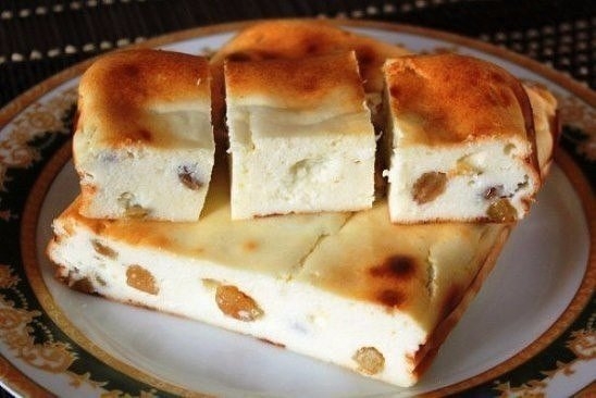 Нежная, с сочным изюмом, пышная, сладкая - сплошное удовольствие! Нежная, с сочным изюмом, пышная, сладкая - сплошное удовольствие!