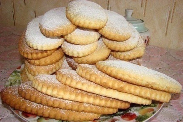 Такие коржики, да с молочком! Вот золотое детство было! Вернемся еще на чуток в то время?