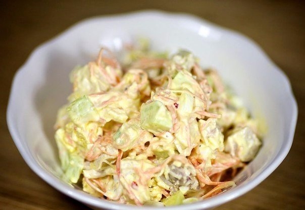 Вкуснейший рецепт салата с нежными кусочками курицы, свежими огурцами, вареными яйцами, сыром и аром Вкуснейший рецепт салата с нежными кусочками курицы, свежими огурцами, вареными яйцами, сыром и аром