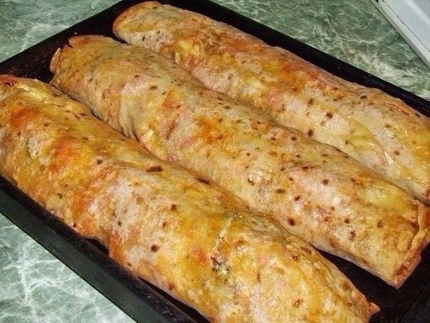Пикантный рецепт рулетиков из лаваша с мясом или колбаской! Быстро и вкусно!