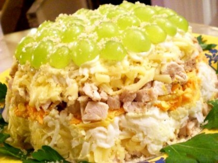 Салат слоёный с курицей