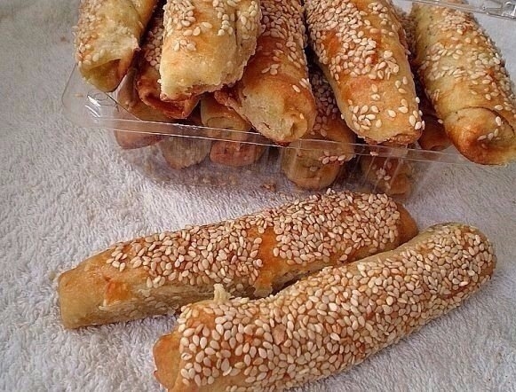 Хрустящие солоноватые трубочки станут хитом вашего вечера! Похрустите у телевизора со вкусом!