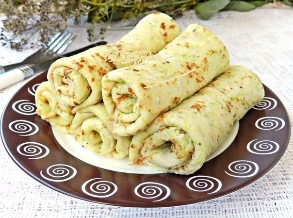 Вкусные кабачковые блинчики можно приготовить на завтрак или на ужин. Блинчики получаются очень нежн Вкусные кабачковые блинчики можно приготовить на завтрак или на ужин. Блинчики получаются очень нежн
