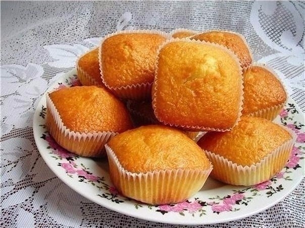 Миленькие маленькие маффины! Как же любят их и взрослые, и дети! Пеките с удовольствием!