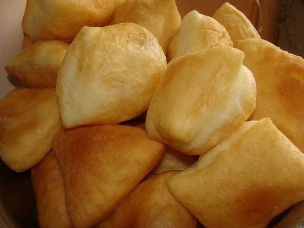 Очень вкусные, сытные, пышные баурсаки - ни один дастархан у казахов не обходится без них.
