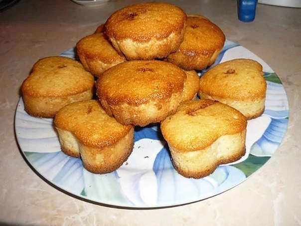 Пышные, воздушные и вкусные манные кексы - проще рецепта не найти