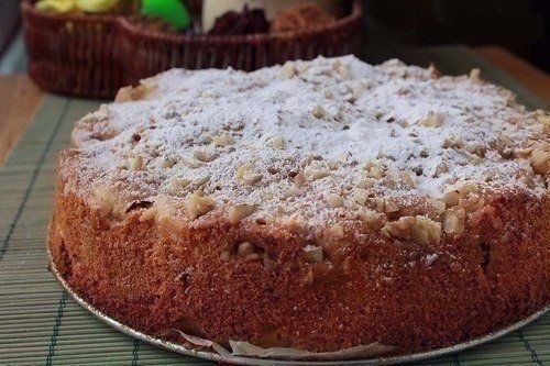 Домашние пироги всегда вкуснее магазинных. Нежный, сочный, сладкий! Рекомендую приготовить!