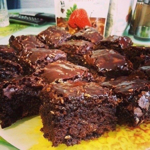 Как кашу маслом не испортишь, так и брауни шоколадом!
