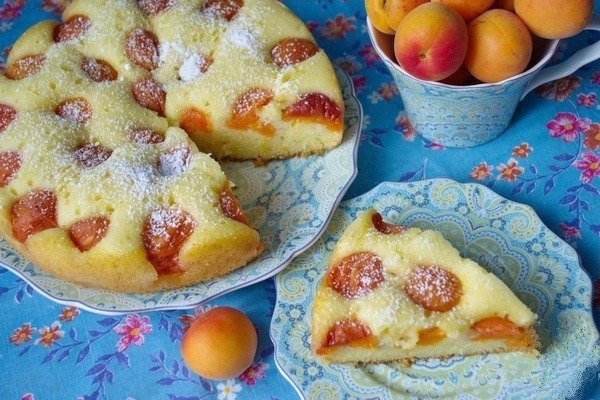 Нежный и сочный пирог к чаю. Такой симпатичный получается!