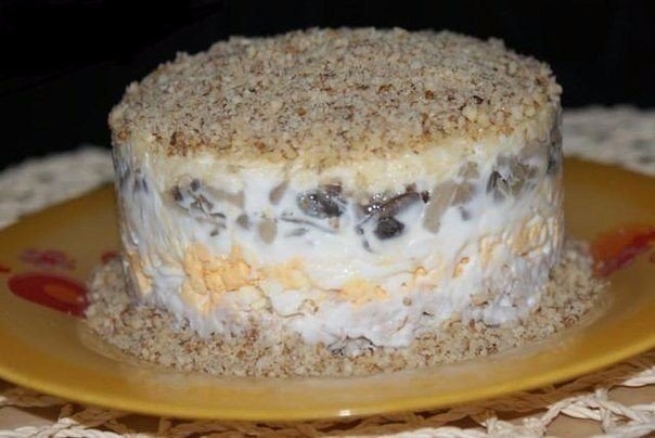 Салат с курицей , грибами и грецким орехом!!!! Салат с курицей , грибами и грецким орехом!!!!