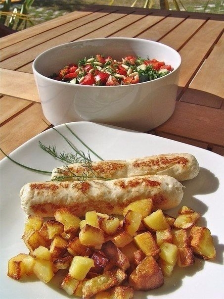 Нежные домашние сосиски из куриного филе. Нежные домашние сосиски из куриного филе.